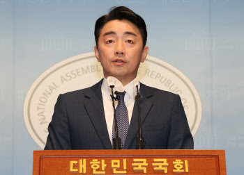 `사퇴` 강훈식 단일화는 거부..승기 굳힌 이재명