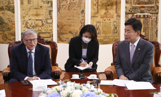 환담하는 빌 게이츠-김진표                                                                                                                                                                         