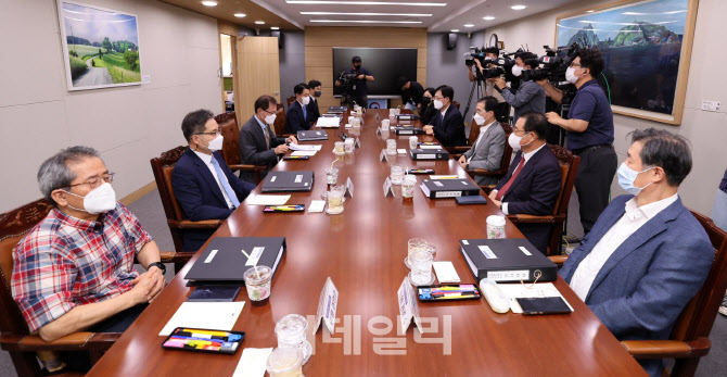 검찰총장 후보 추천위원회 회의                                                                                                                                                                     