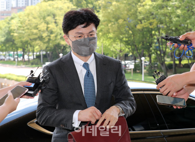 법무부 들어서는 한동훈 장관                                                                                                                                                                       