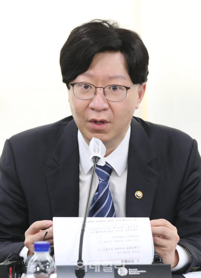모두발언하는 김소영 부위원장                                                                                                                                                                      