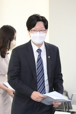 [포토]김소영 금융위 부위원장, 1차 회의 참석                                                                                                                                                             