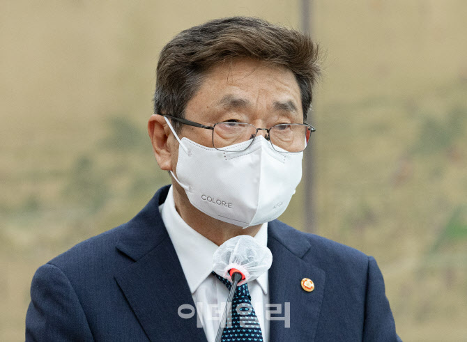 국회 문화체육관광위원회 전체회의에서 업무보고하는 박보균 장관                                                                                                                                     