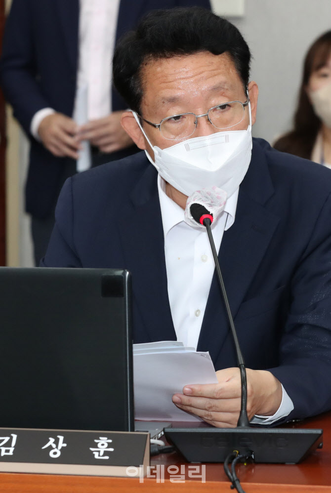 국회 정치개혁특별위원회 전체회의에서 인사말하는 김상훈 의원                                                                                                                                       