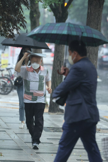 [오늘날씨]오후께 중부·경북북부부터 전국적 비 시작