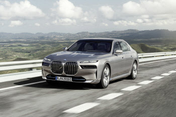 BMW, 뉴 7시리즈 국내 출시 가격 공개…"1억7300만~2억1870만원"