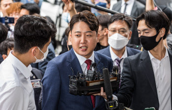 이준석 "나 잡을 시간에 물가·환율 잡았으면 상황 나았을 것"