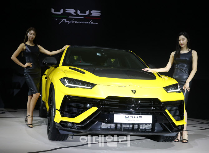  우루스 퍼포만테 출시                                                                                                                                                                             