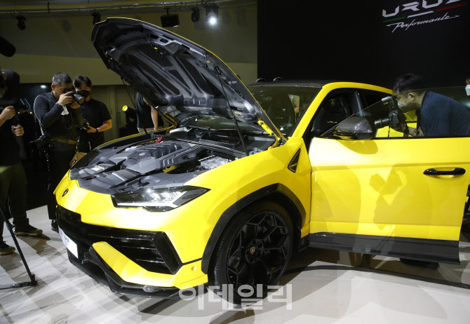  람보르기니 SUV 우루스 퍼포만테 출시                                                                                                                                                              