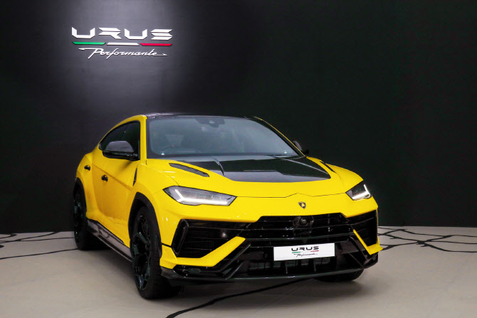 '차세대 슈퍼 SUV' 우루스 퍼포만테 출시…판매 가격 3억원부터                                                                                                                                   