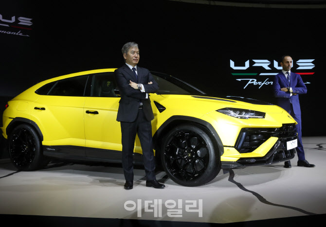  SUV 우루스 퍼포만테 국내 출시                                                                                                                                                                    