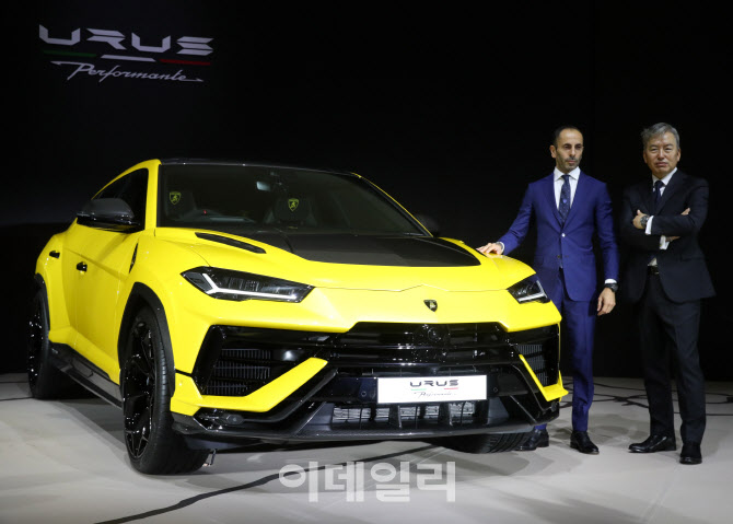  우루스 퍼포만테 국내 출시                                                                                                                                                                        