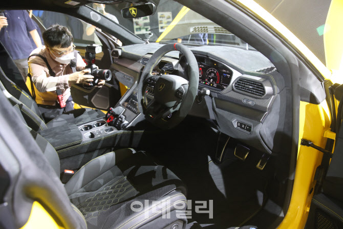  우루스 퍼포만테 국내 출시행사                                                                                                                                                                    