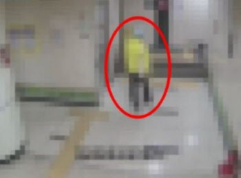 [영상]망설임 없이 여자화장실로…전주환, CCTV에 찍힌 '그날'