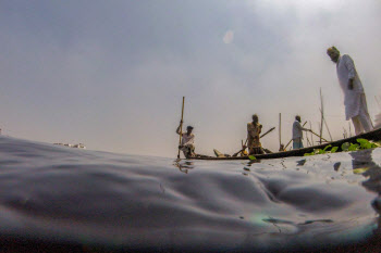방글라데시 선박 침몰…"23명 사망·수십명 실종"