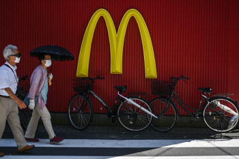 日맥도날드, 엔화 급락·인플레에 가격 인상…올해 두번째