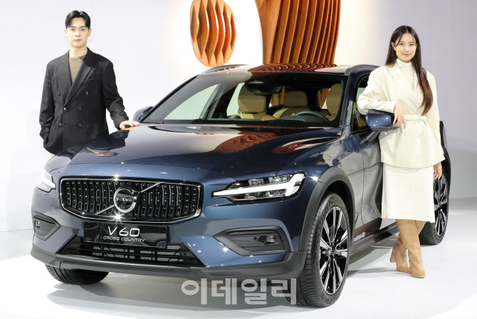실용성을 갖춘 볼보자동차 V60 크로스컨트리                                                                                                                                                         