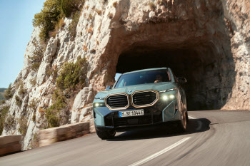 BMW, 브랜드 최초 M 전용 초고성능 SAV ‘뉴 XM’공개…"내년 봄 출시"