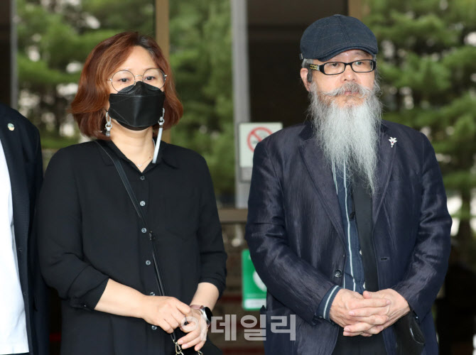 '故 이예람 중사 성추행 가해자' 징역 7년 최종 확정 뒤, 발언하는 유족들                                                                                                                   