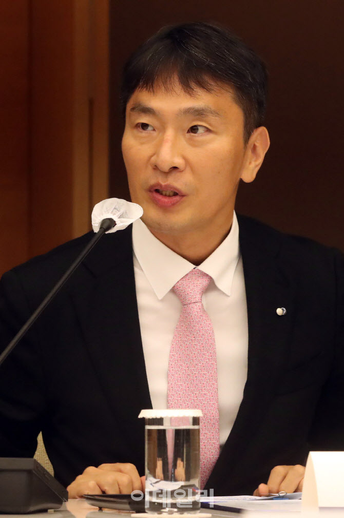  인사말하는 이복현 금융감독원장                                                                                                                                                                   