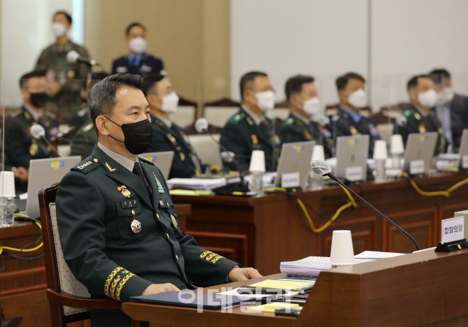 국정감사 기다리는 김승겸 합참의장                                                                                                                                                                 