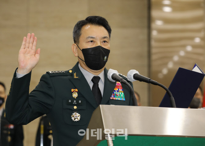 김승겸 합참의장, 국감 증인 선서                                                                                                                                                                   