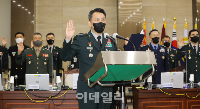 국감 증인 선서하는 김승겸 합참의장                                                                                                                                                                