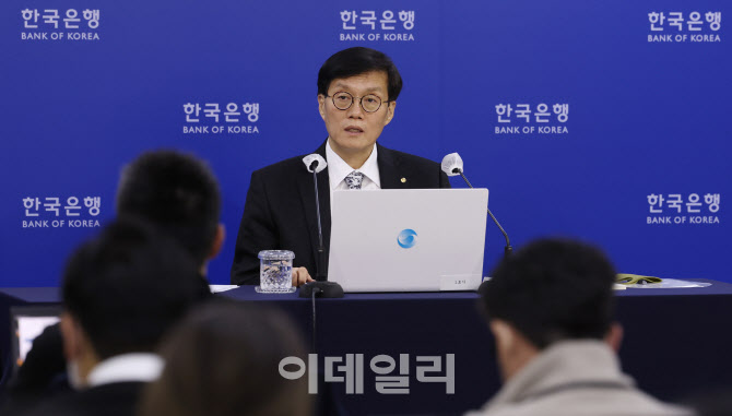 간담회 갖는 이창용 총재                                                                                                                                                                           