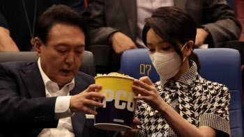 김진애 "영화관람도 통치행위라고? 하루하루가 부끄럽다"