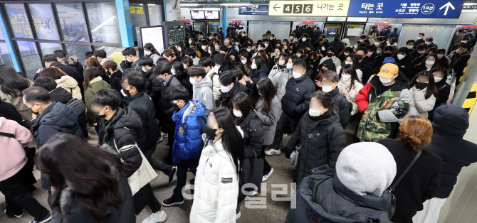 노사협상 결렬로 서울 지하철 총파업                                                                                                                                                                