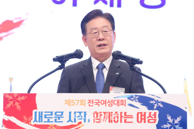 인사말하는 이재명 더불어민주당 대표                                                                                                                                                               