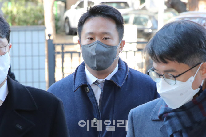법원으로 향하는 '테라·루나' 공동창업자인 신현성                                                                                                                                        