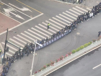 ‘장쩌민 추모’ 상하이 거리로 나온 청년들…시진핑의 시험대