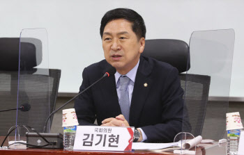 이재명 "여당 사라졌다"…김기현 "정상적인 민주당 사라진 것"