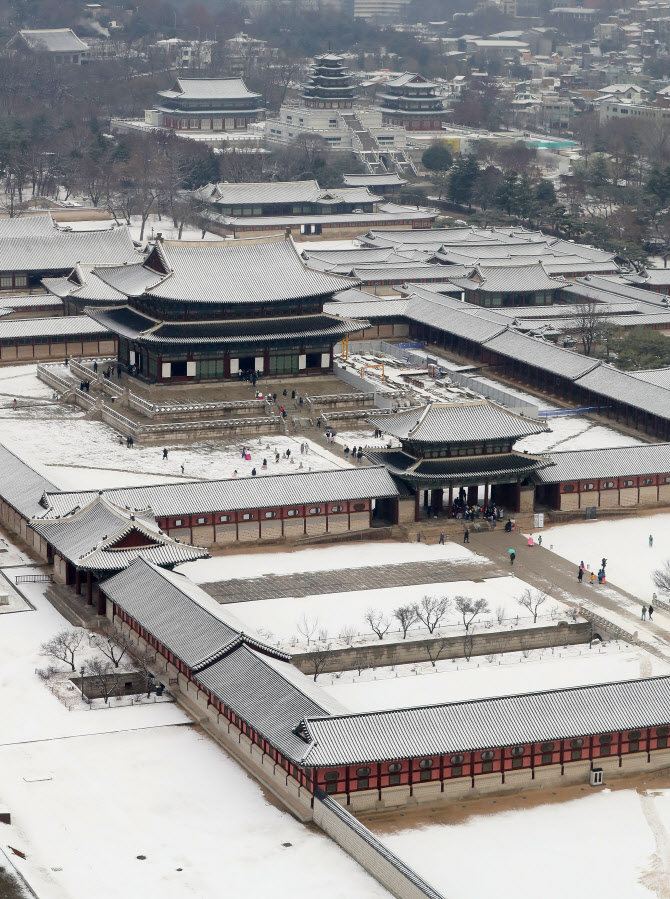 겨울옷 갈아입은 경복궁                                                                                                                                                                                  