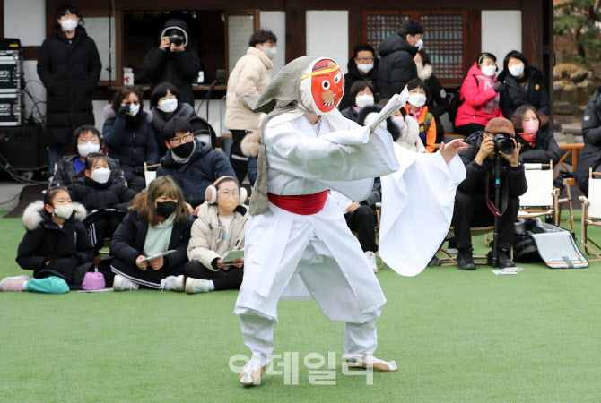 선조들의 삶이 녹아있는 우리의 탈춤                                                                                                                                                                