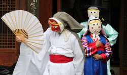 [포토]평등 가치 담은 '한국의 탈춤', 유네스코 인류무형문화유산 등재                                                                                                                            
