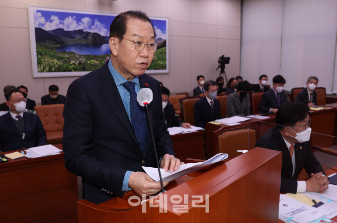 '현안보고하는 권영세'                                                                                                                                                                   