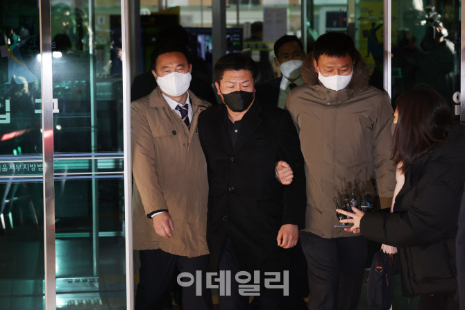 구속 기로에 놓인 이임재 전 용산서장                                                                                                                                                               