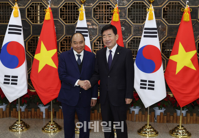 김진표-응우옌 쑤언 푹 회담                                                                                                                                                                        