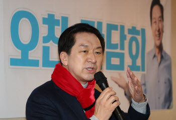 '연포탕' 기자 오찬 간담회, '발언하는 김기현 의원'