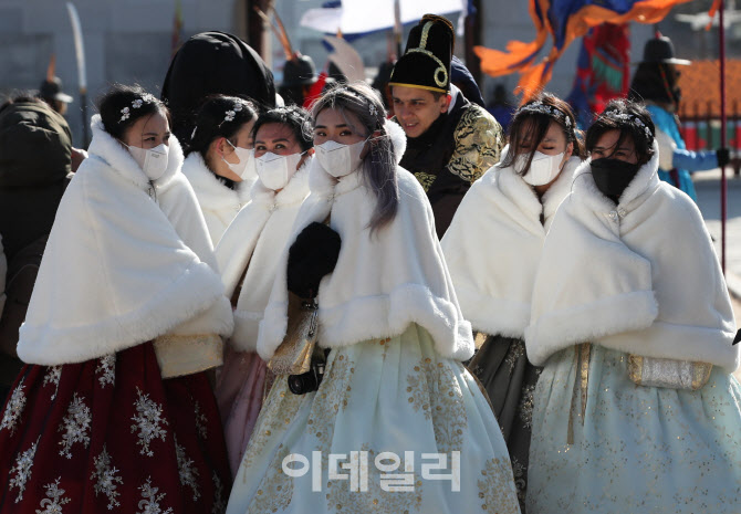 '한국 추위 매섭네'                                                                                                                                                                      