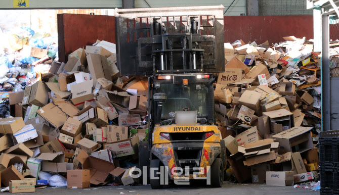'명절 후유증' 도심 쓰레기 몸살                                                                                                                                                          