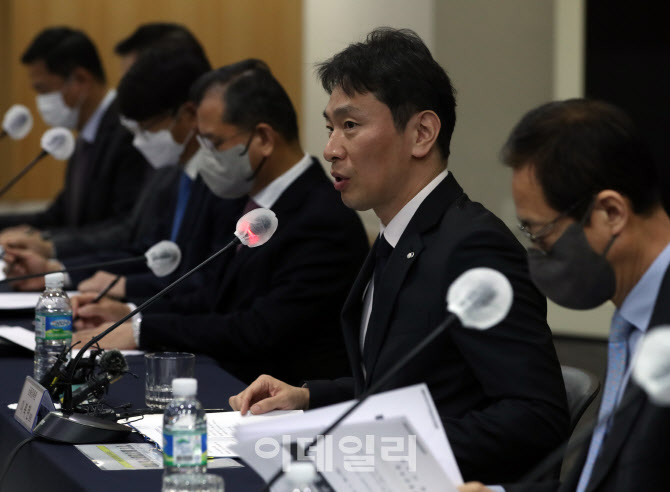  발언하는 이복현 금융감독원장                                                                                                                                                                     