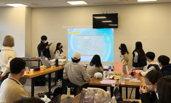 NC문화재단, 美MIT학생들과 중학생 과학프로그램 진행