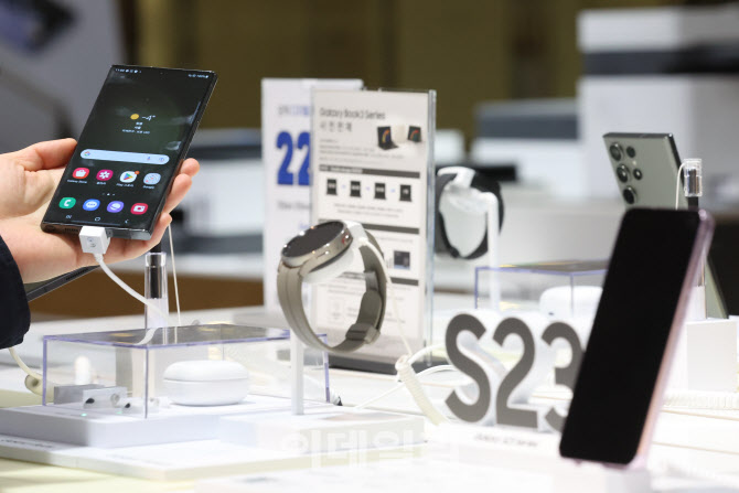 새롭게 삼성 갤럭시 S23 시리즈                                                                                                                                                                     