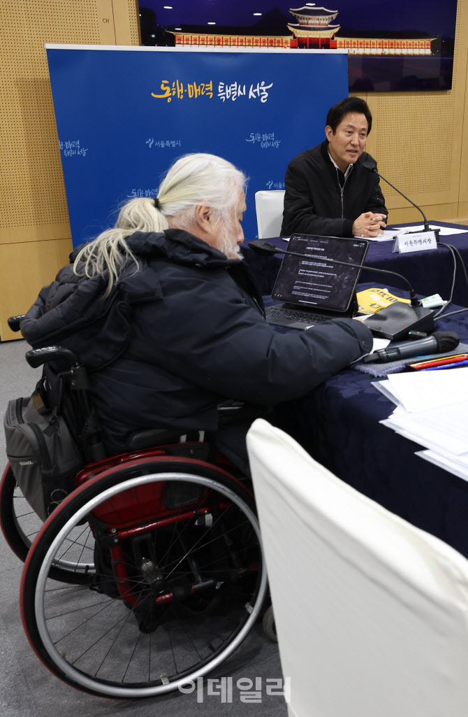 전장연과의 간담회에서 발언하는 오세훈 서울시장                                                                                                                                                    