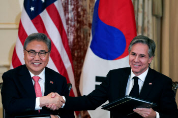 한미 외교장관 회담…"북핵 위협 맞서 확장억제 강화"