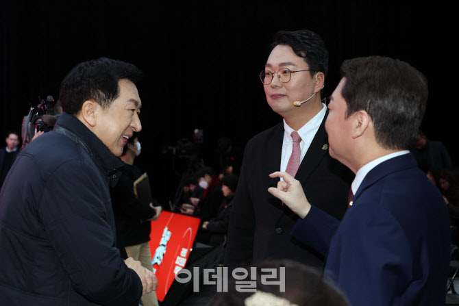 '대화하는 김기현-안철수-천하람'                                                                                                                                                         