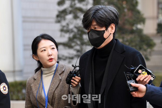 대장동 개발 사업 로비·특혜 의혹 관련 1심 선고공판 향하는 남욱 변호사                                                                                                                             